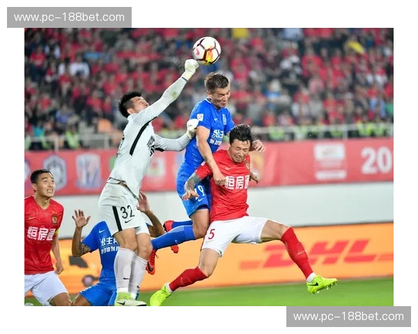 红蓝争霸的巅峰回响：为什么这场恒大vs富力直播，依然是你心中不可磨灭的足球圣经？